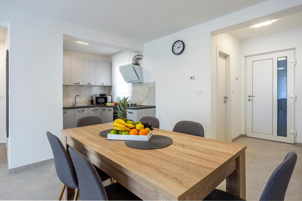 City Apartments Silver Pula Ngoại thất bức ảnh