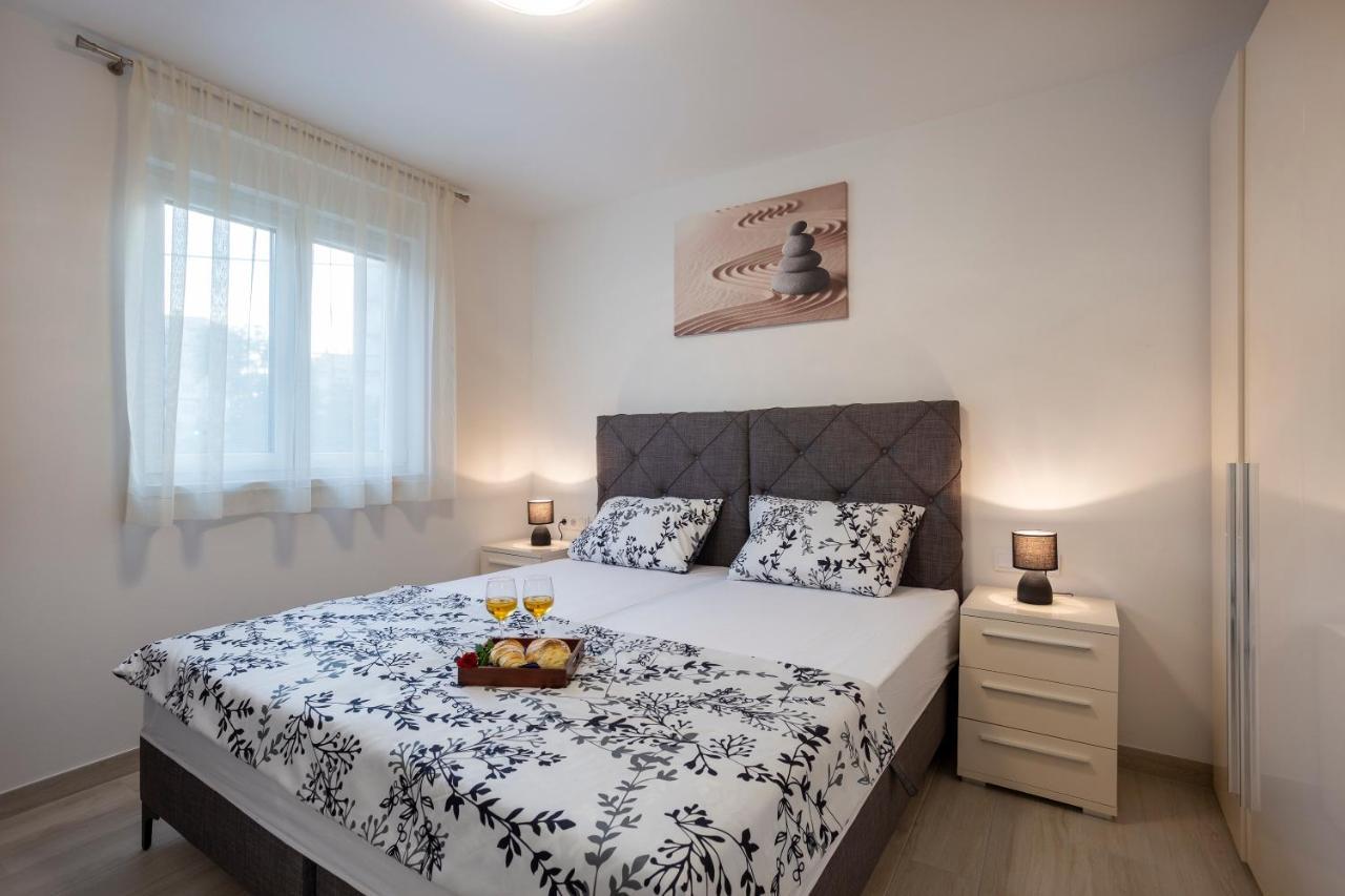 City Apartments Silver Pula Ngoại thất bức ảnh